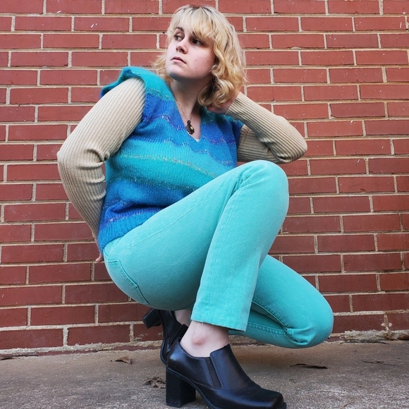 1980s Vintage Sleeveless Sweater by Jeanne Pierre - Picture 2 of 4